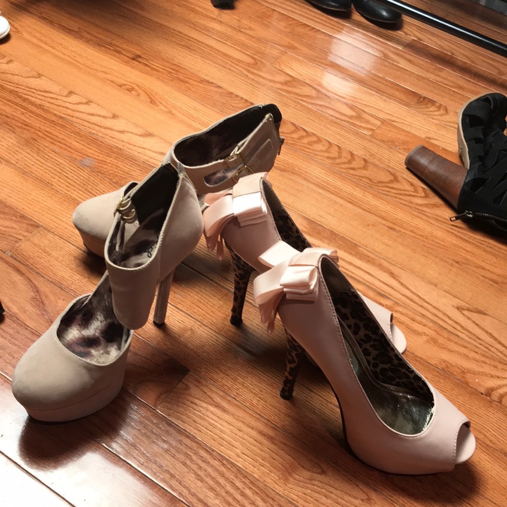 Bundle shoes great condition size Women 7 1/2